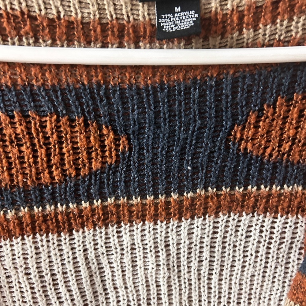 Rue 21 Women's Aztec Pattern Sweater - Rust and Navy - Picture 4 of 4